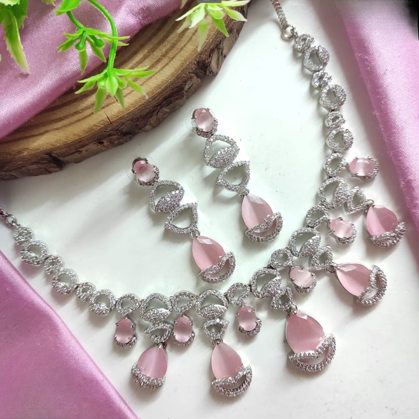 Siera Necklace Set